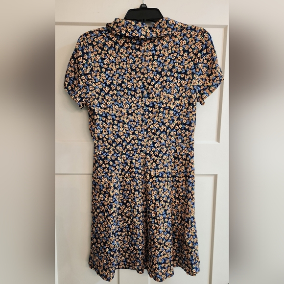 Calvin Klein Front button dress. Size Small. Nwt - Picture 2 of 2